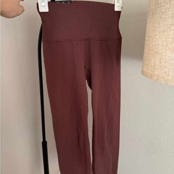 Aritzia BUTTER cheeky infinite 26” leggings - Picture 3 of 7